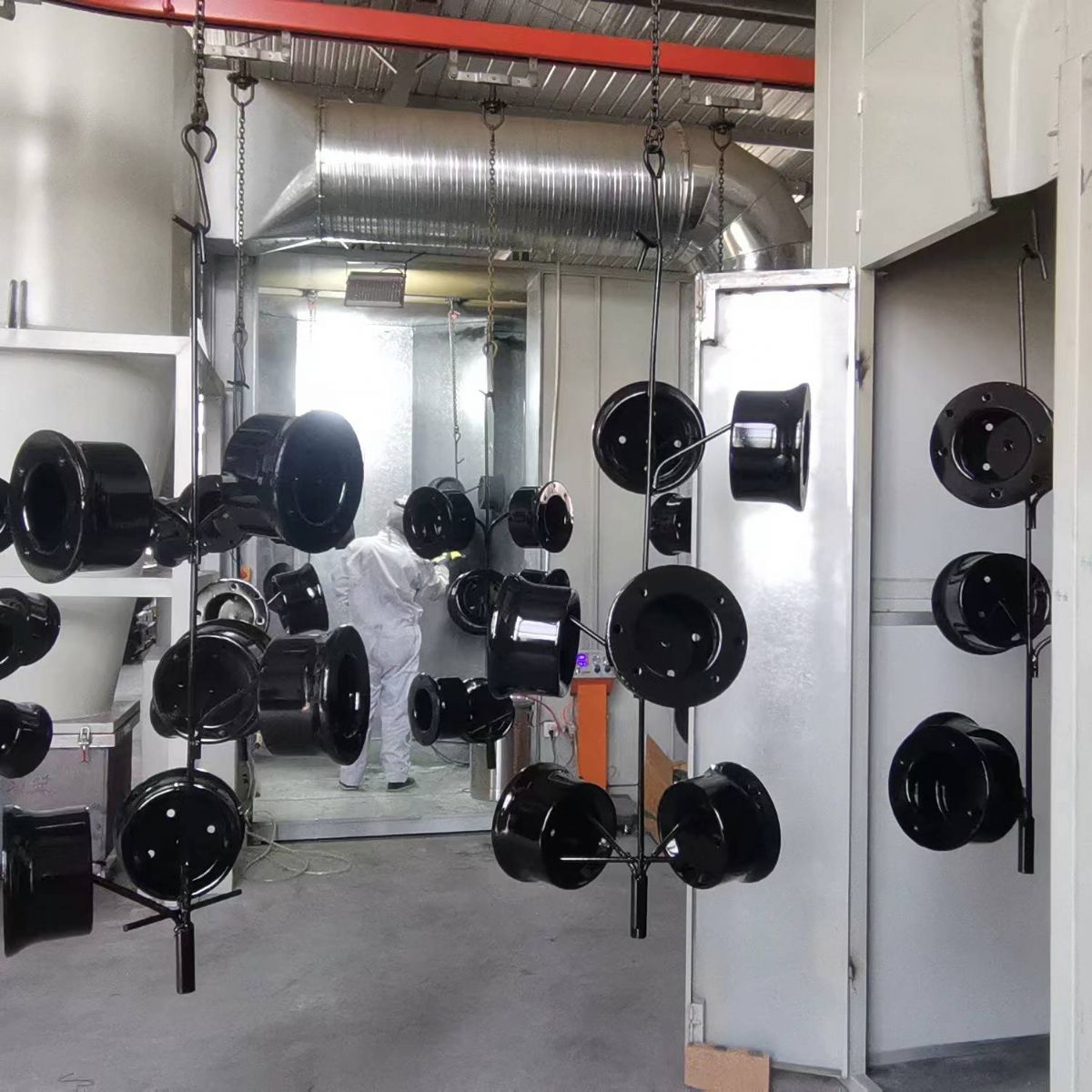 专用车气囊架喷涂线